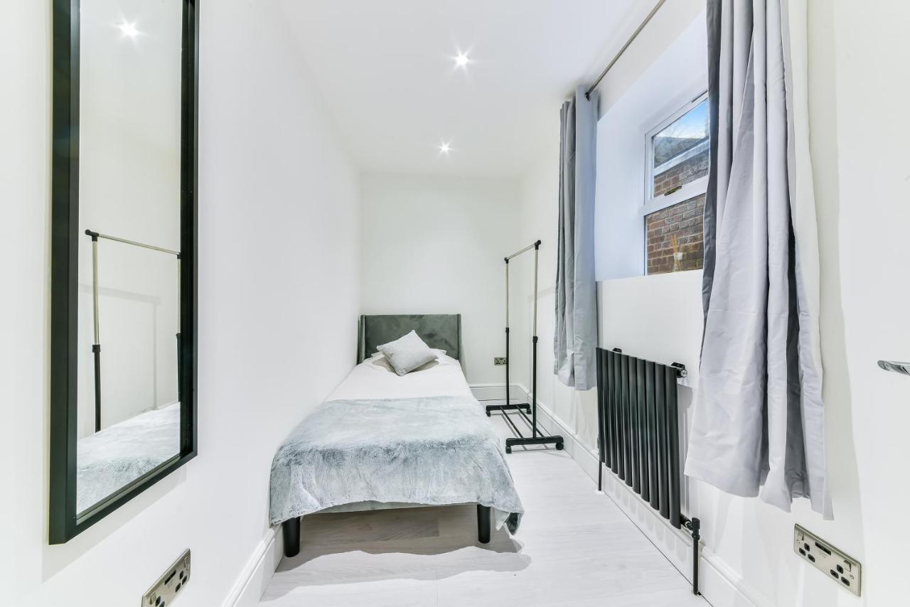 Amazing 2 Bed Apartment Clapham North Londen Buitenkant foto