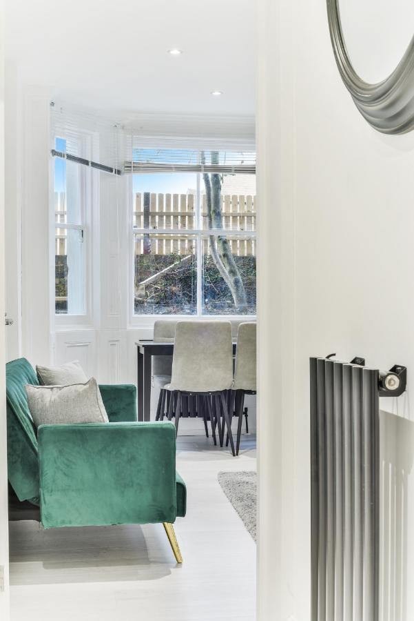 Amazing 2 Bed Apartment Clapham North Londen Buitenkant foto